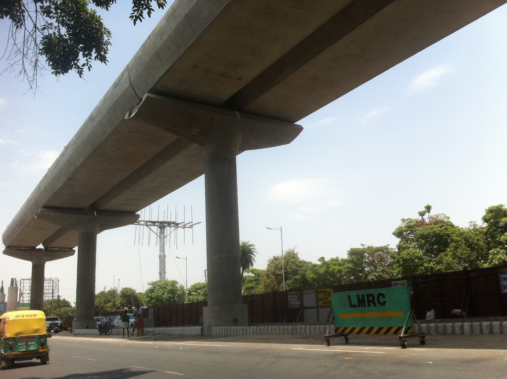Lucknow Metro - photo: Mehar, used under Creative Commons License (By 2.0)