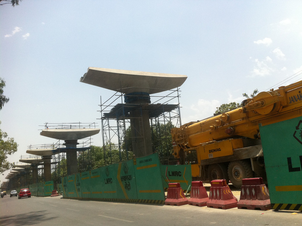 Lucknow Metro - photo: Mehar, used under Creative Commons License (By 2.0)