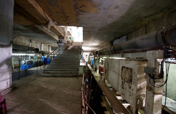 Platform level of Egmore station - Photo Copyright: Jurgen Mick
