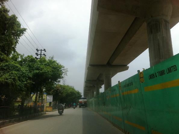 Lucknow Metro Under Construction - photo: Mehar, used under Creative Commons License (By 2.0) 