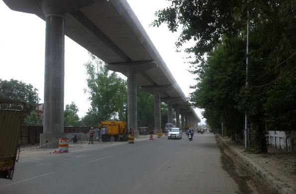 Lucknow Metro  - photo: Mehar, used under Creative Commons License (By 2.0)