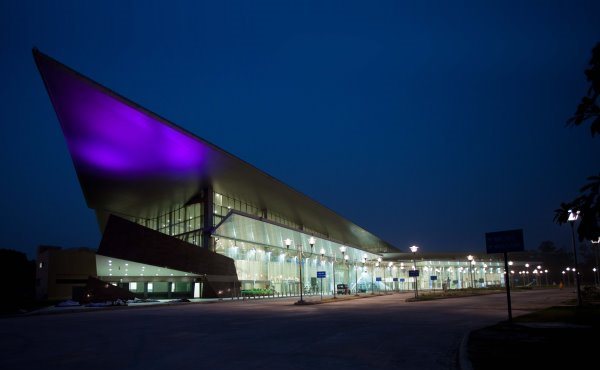 Lucknow's new terminal which opened in 2012 - Photo Copyright: Architecture Live